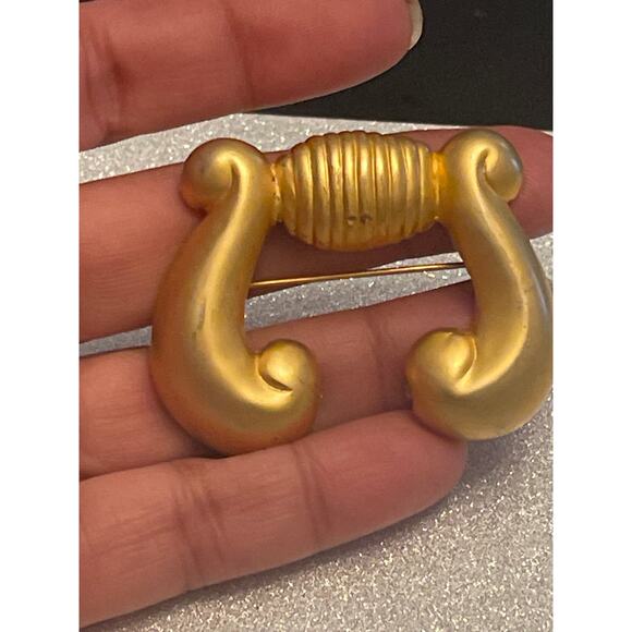 Vintage Gold Tone Music Note Brooch lapel Pin B#18 - Picture 4 of 4